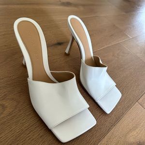 NEVER WORN Bottega Veneta Stretch Mules Size 37